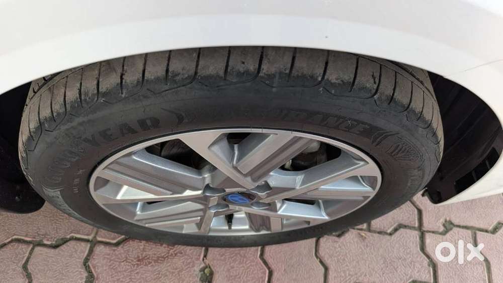 Hyundai Verna 1.5 Mpi Mt Sx (o), 2024, Petrol