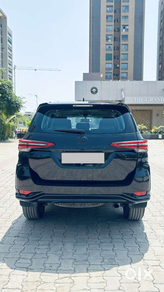 Toyota Fortuner Legender