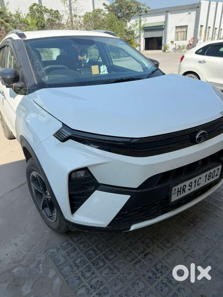 Tata Nexon 2025 Petrol Well Maintained