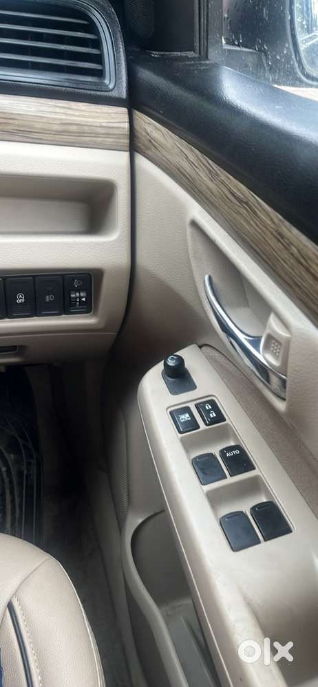 Black Colour Touch Screen System After Market Seat Cover Hybrid
