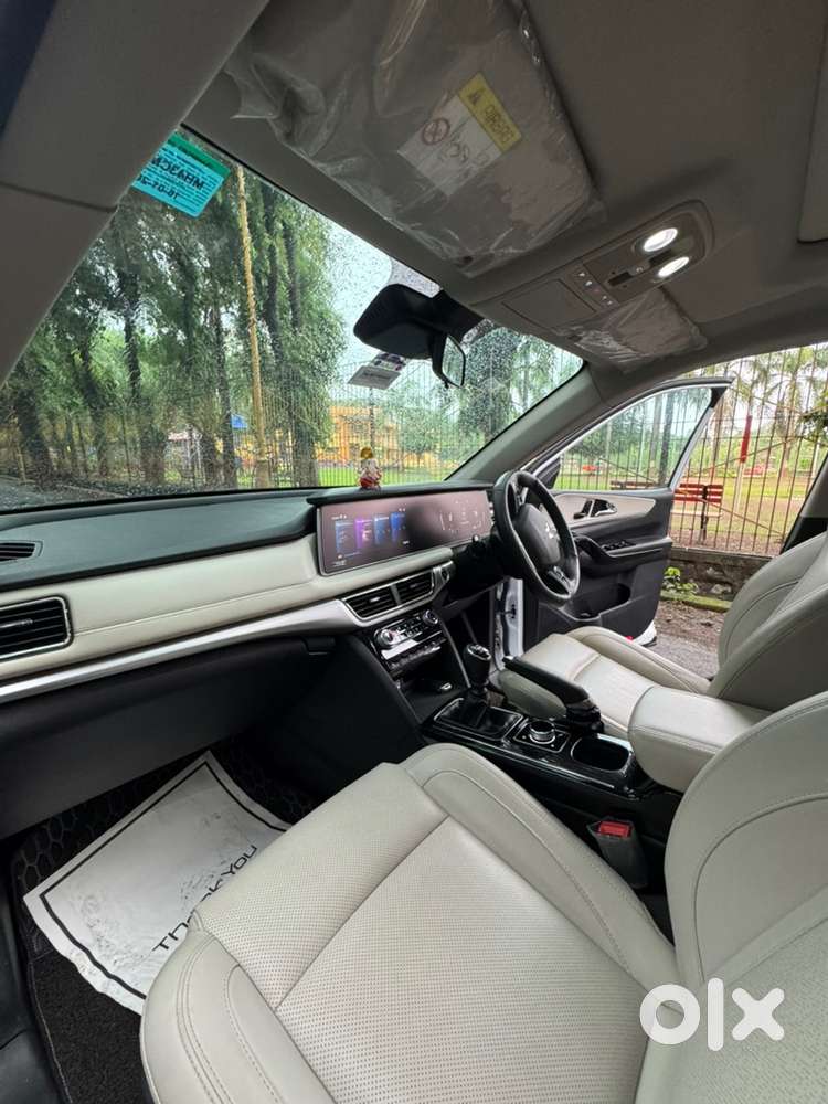 Mahindra Xuv700 25,000 Kms 1st Owner Chauffeur Driven