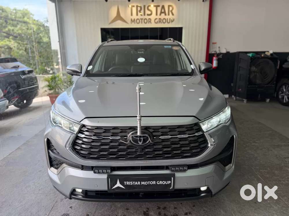 Toyota Innova Hycross, 2025, Petrol