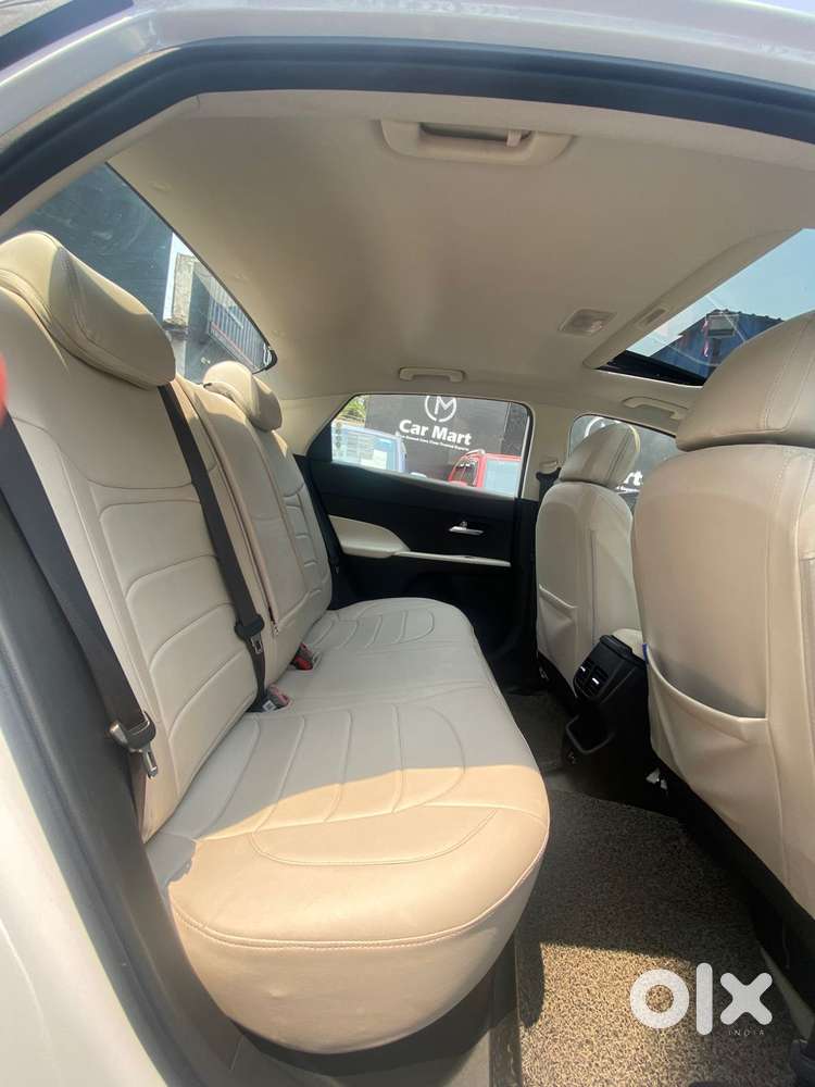 Hyundai Verna, 2025, Petrol