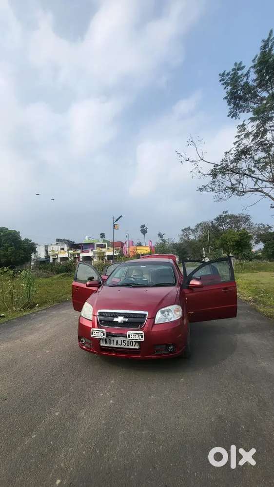 Chevrolet Aveo Sedan (red)
