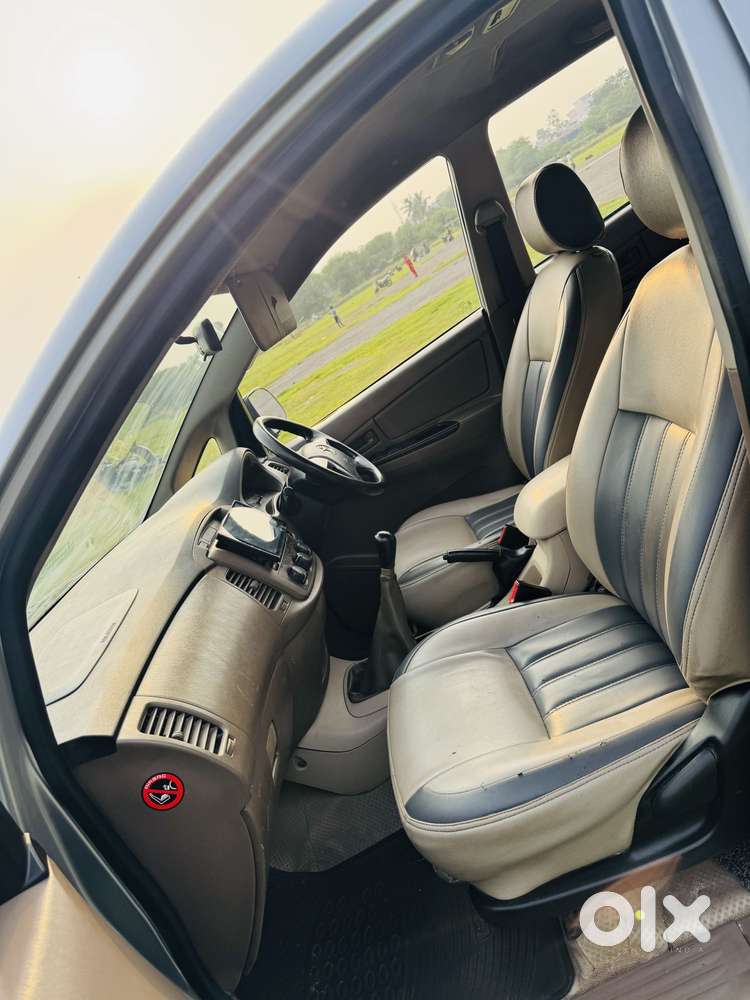 Toyota Innova 2.5 G (diesel) 8 Seater, 2015, Diesel