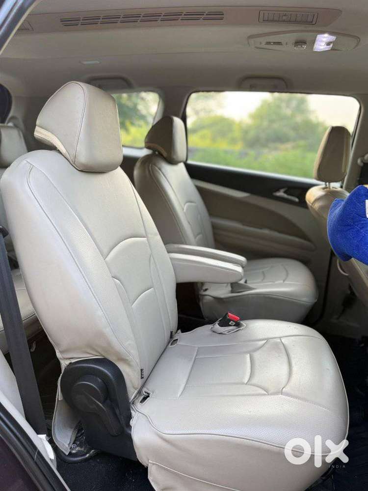 Mahindra Marazzo M6, 2019, Diesel