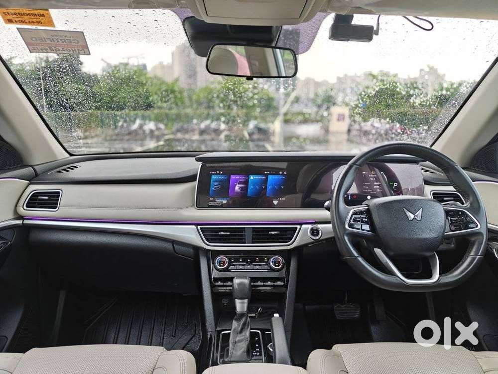 Mahindra Xuv700 2.2 Ax 7 Diesel At Str, 2024, Diesel