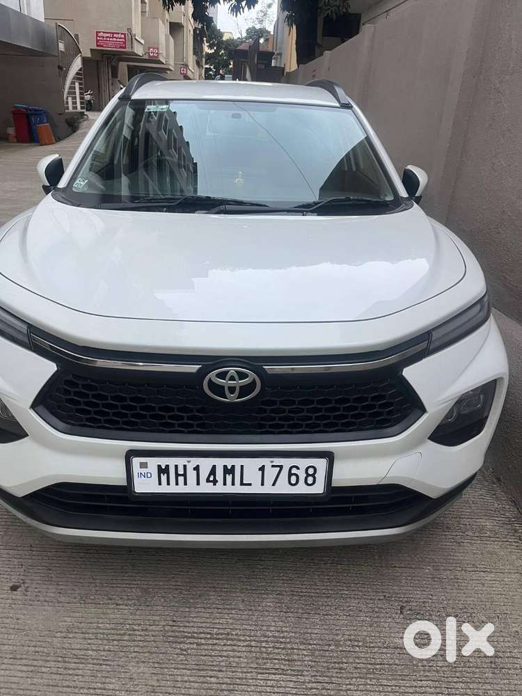 Manual Car Needs To Sell, 1 Year Old, 2nd Top Model