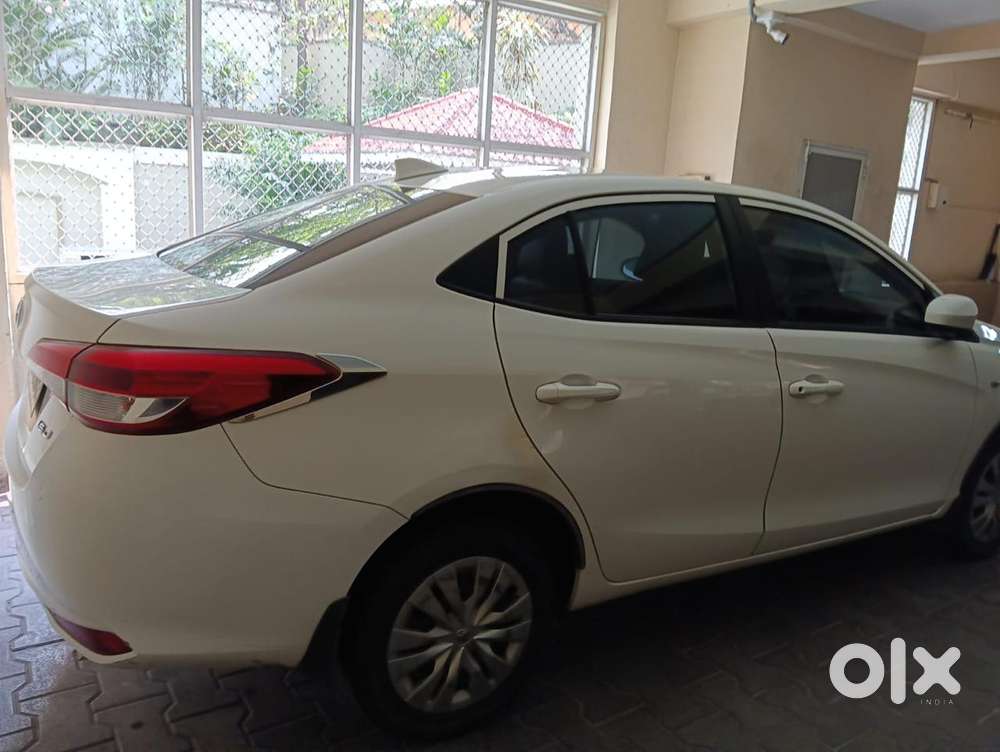 Toyota Yaris J Cvt, 2021, Petrol