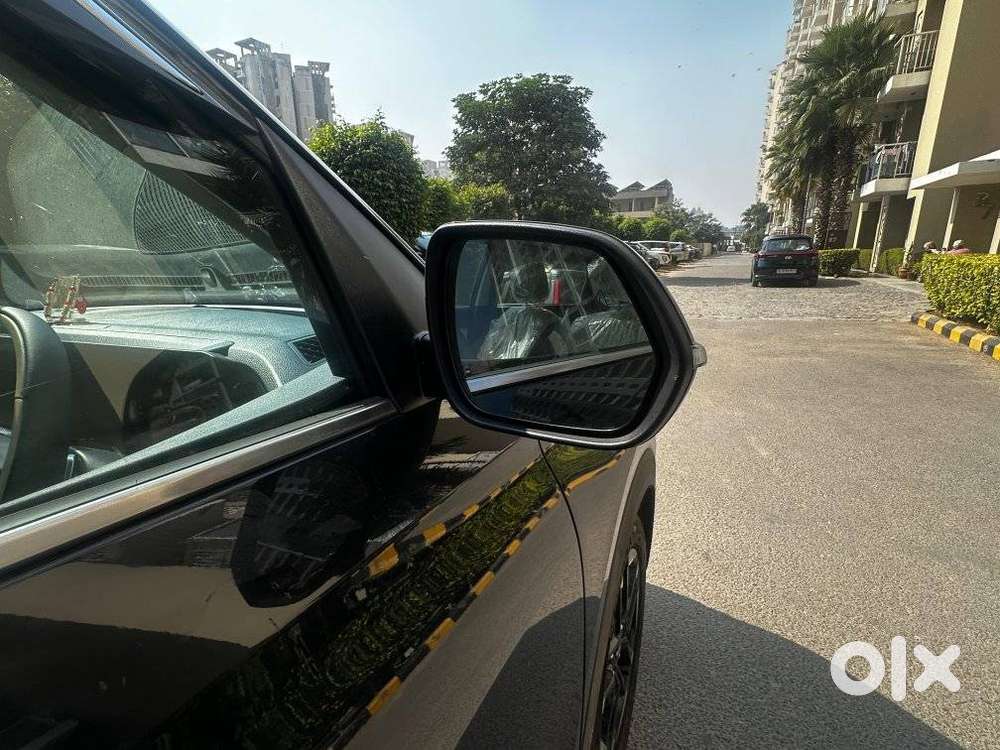 Kia Carens Clavis, 2025, Petrol