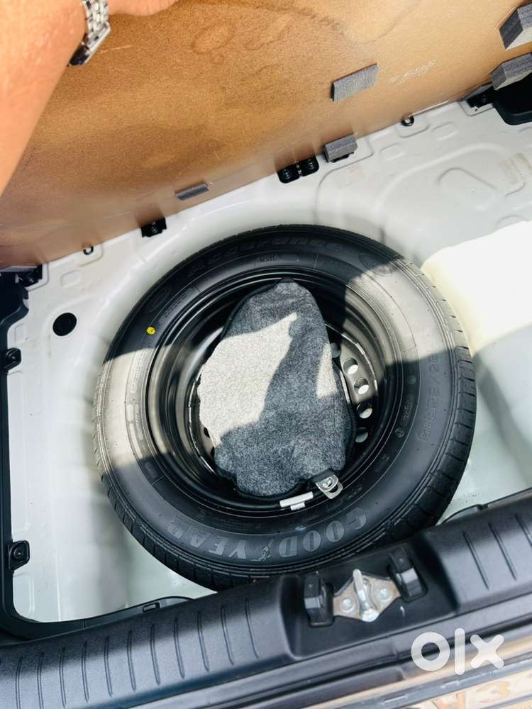 Hyundai Venue Petrol Manual 2024