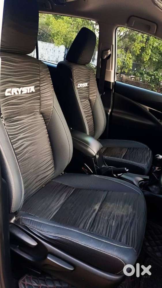 Toyota Innova Crysta, 2023