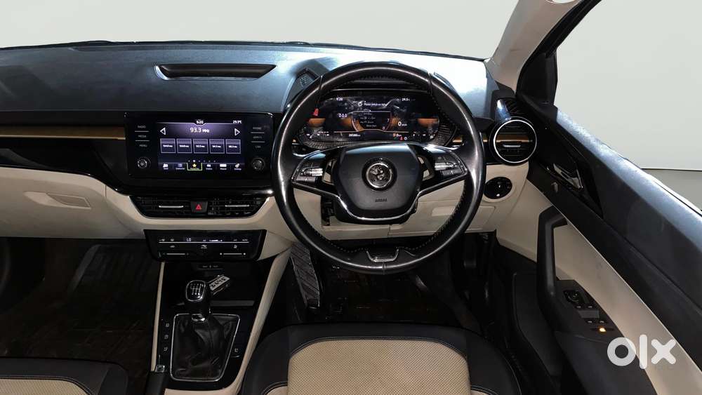 Skoda Slavia Style 1.0l Tsi Mt, 2023, Petrol