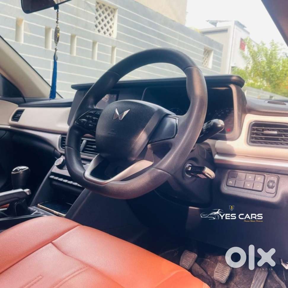 Mahindra Xuv700 2.2 Mx Diesel Mt 5 Str, 2022, Diesel