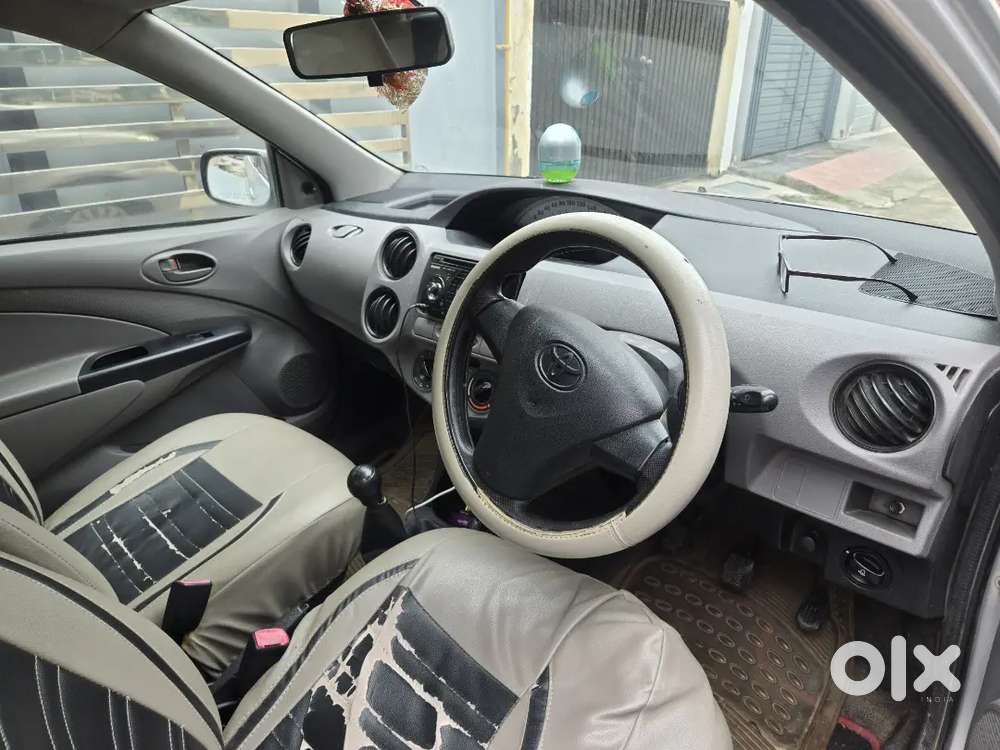 Toyota Etios Liva 2011 1.2 G