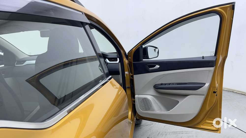 Renault Triber Rxz, 2021, Petrol