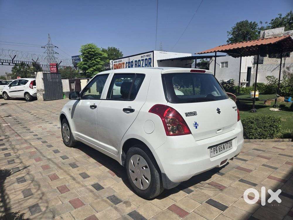 Maruti Suzuki Swift 2011-2014 Lxi, 2011, Petrol