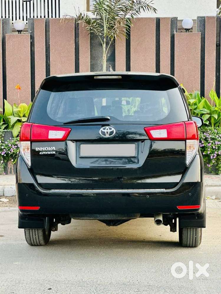 Toyota Innova Crysta 2.4 G Plus Mt 8 Str, 2023, Diesel