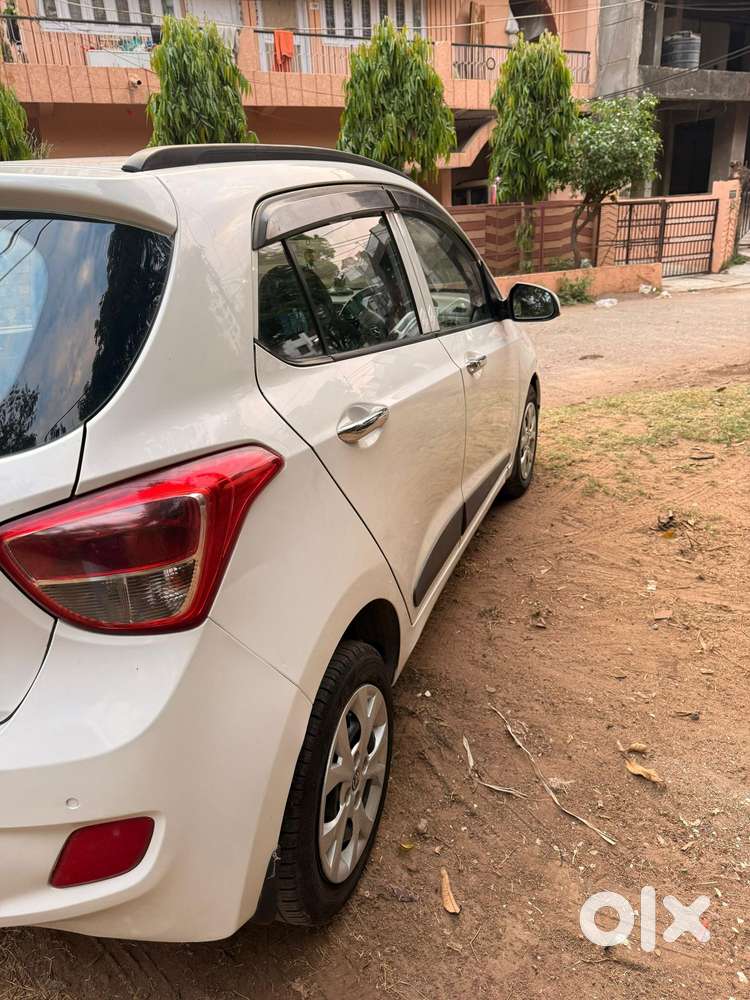 Hyundai Grand I10 2016-2017 Sportz, 2013, Petrol