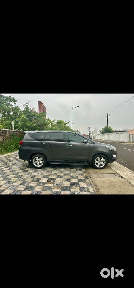 Toyota Innova Crysta 2016