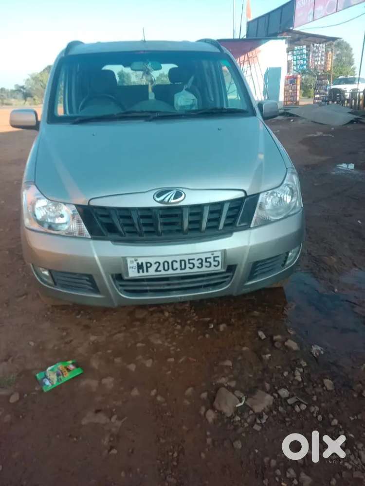 Mahindra Quanto C8 2015 Diesel Top Model Well Maintained For Sale