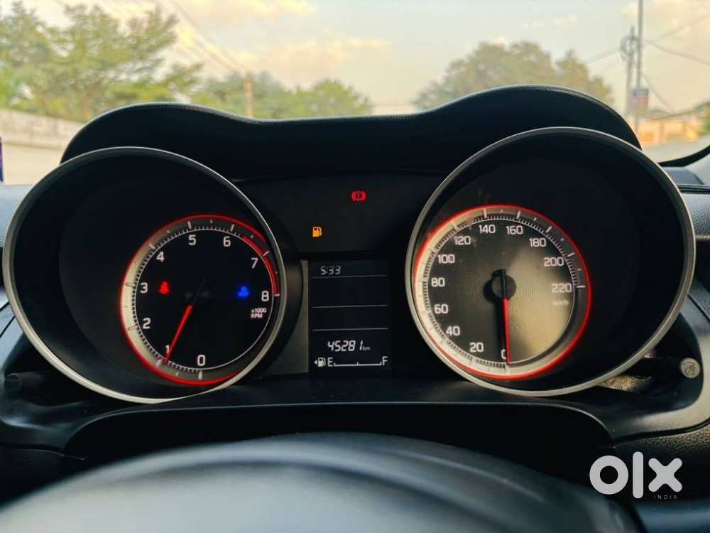 Maruti Suzuki Swift Vxi + Manual, 2022, Petrol