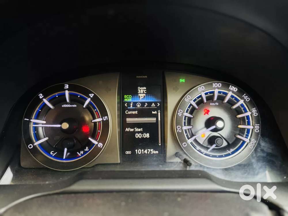 Toyota Innova Crysta 2.8 Zx At 7 Seater, 2017, Diesel
