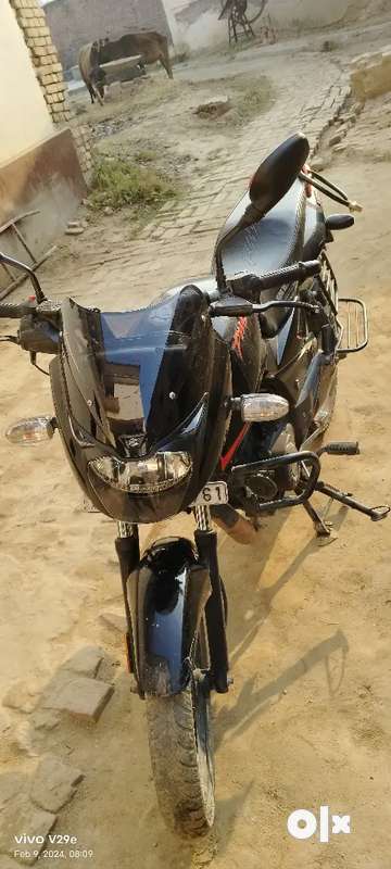 Pulsar 125 cc 2024 black red