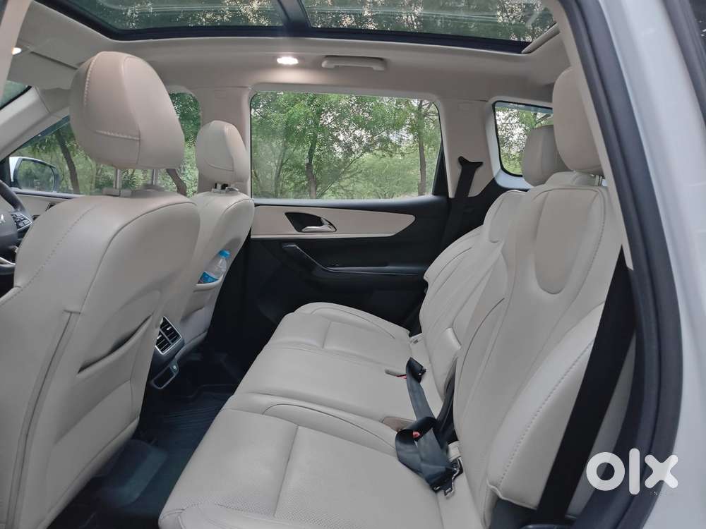 Mahindra Xuv700 2.0 Ax 7 Petrol At Luxury Pack Str, 2022, Petrol