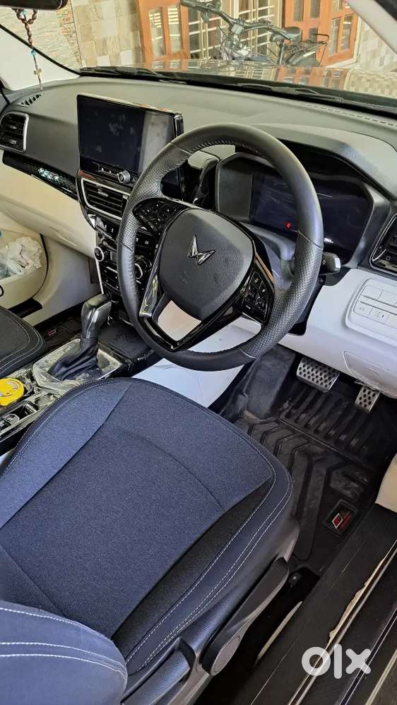 Mahindra Xuv 3xo Ax5l 2024