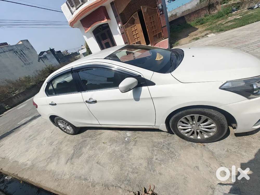 Maruti Suzuki Ciaz 2022 Petrol 35000 Km Driven