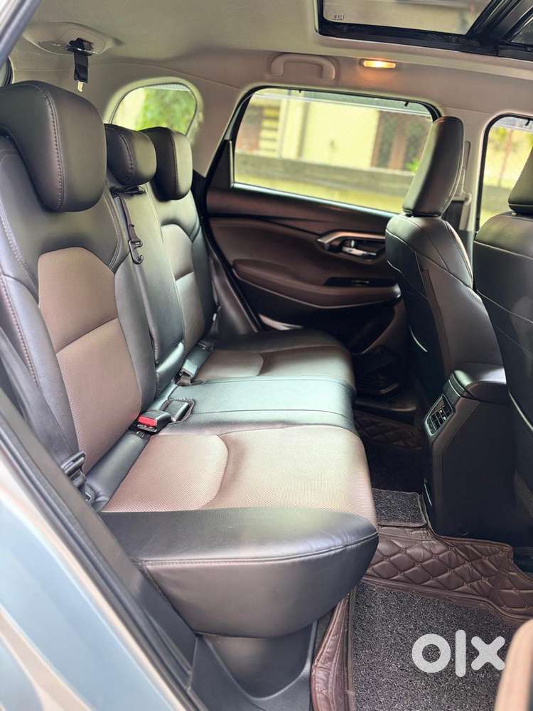 Toyota Urban Cruiser Hyryder, 2023, Petrol
