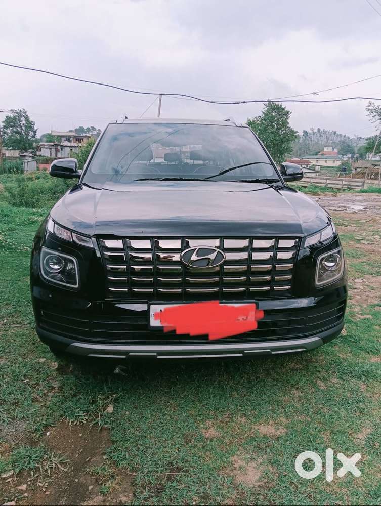 Hyundai Venue 2024 Petrol 9000 Km Driven