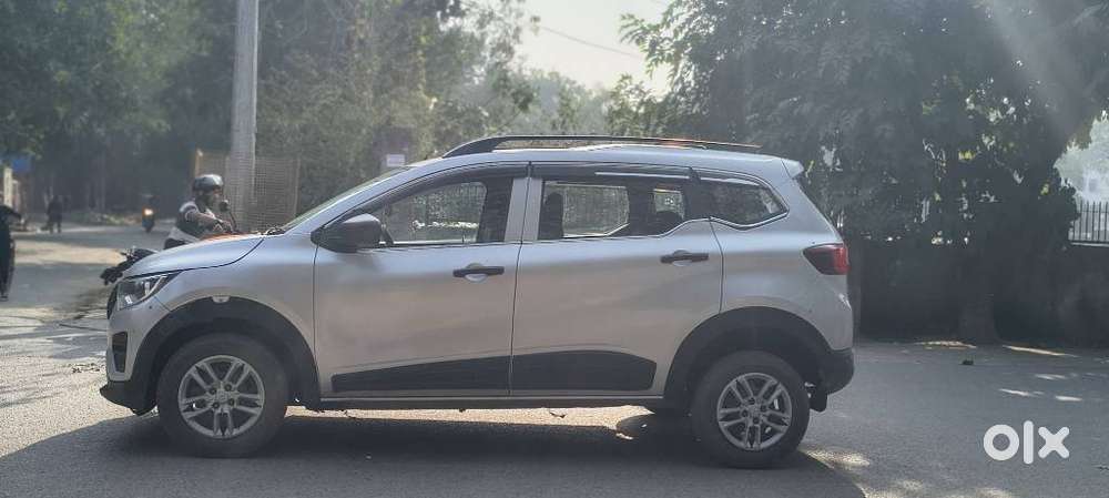 Renault Triber Rxl, 2022, Petrol