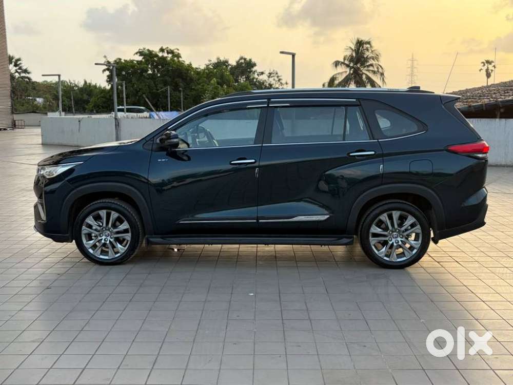 Toyota Innova Hycross 2.0 Zx (o) Hybrid 7 Str, 2026, Petrol