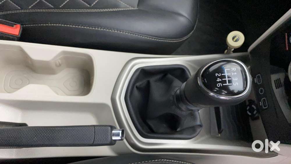 Mahindra Xuv300 W8, 2021, Petrol