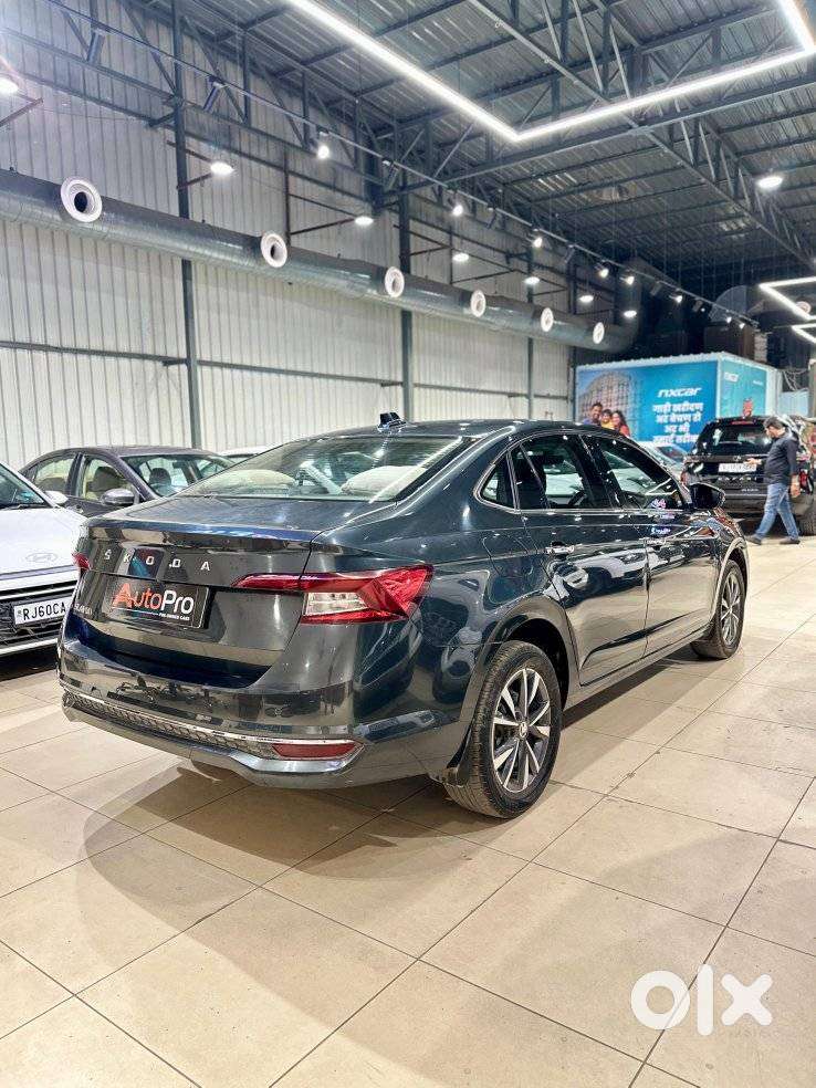 Skoda Slavia Style 1.0l Tsi Mt, 2023, Petrol