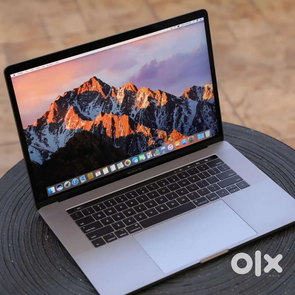 Macbook pro 15 inch 2017 16GB 512GB. Macbook pro 2017 15 inch