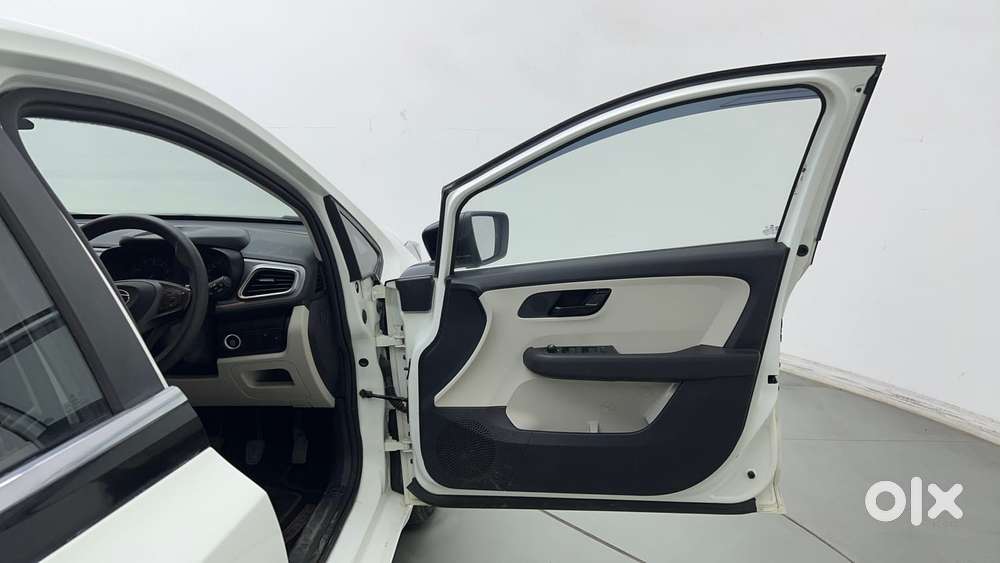 Tata Altroz 1.2 Xt, 2022, Petrol