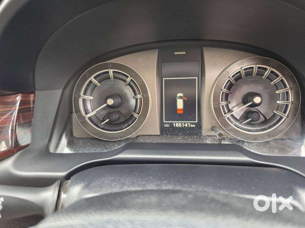 Toyota Innova Crysta 2.4 V 8 Str, 2017, Diesel