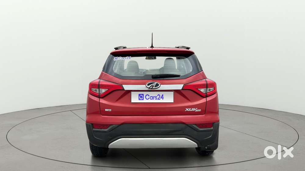 Mahindra XUV300 W8 Option, 2022, Petrol