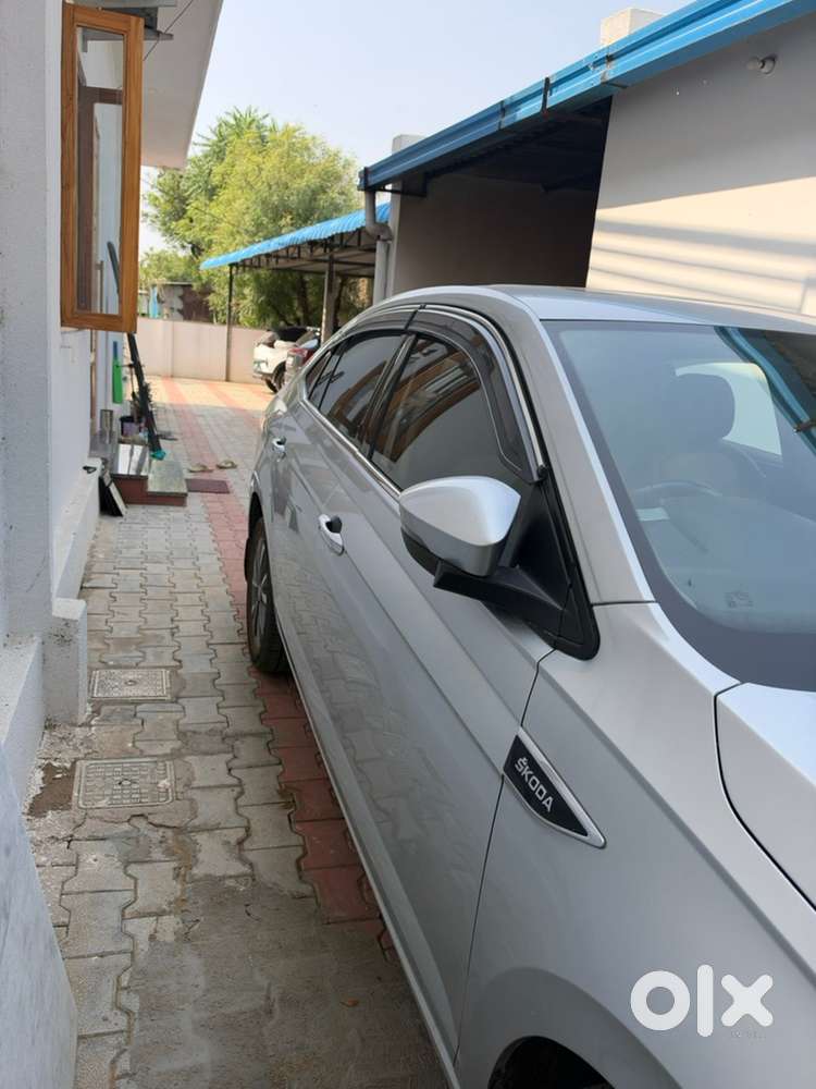Skoda Slavia Petrol 2023
