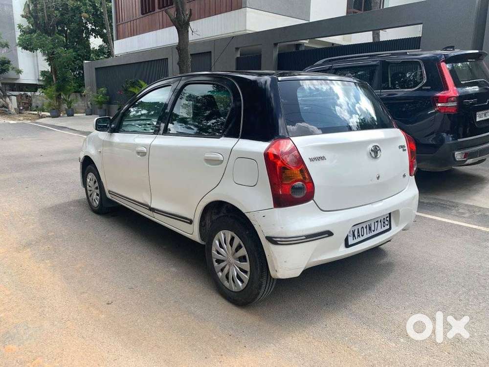 Toyota Etios Liva G, 2011, Petrol