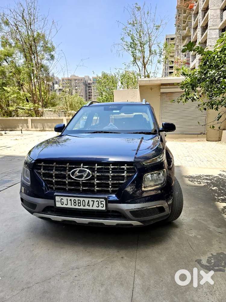 Hyundai Venue 2022 Petrol Well Maintained