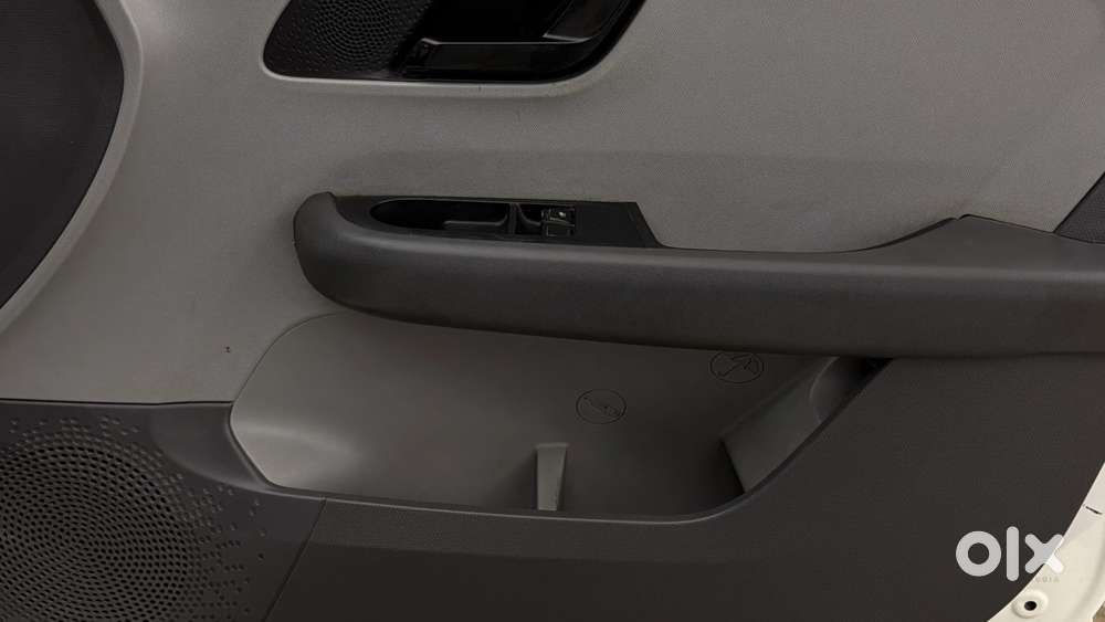 Tata Altroz 1.2 Xe, 2021, Petrol