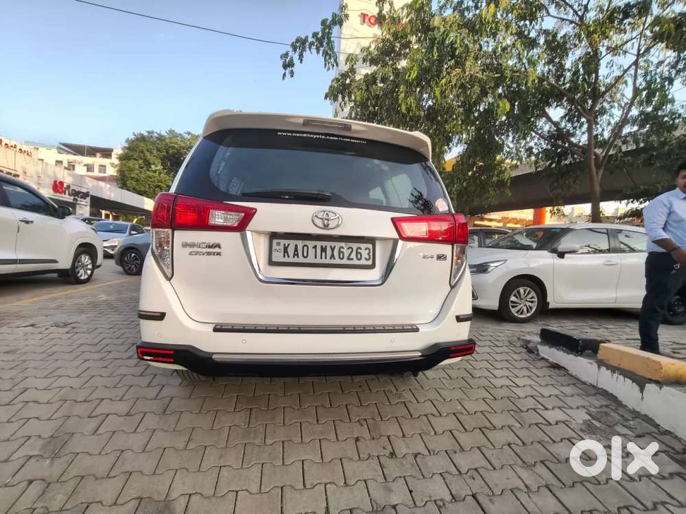 Toyota Innova Crysta [2020-ongoing] 2.4 Vx 8 Str, 2022, Diesel