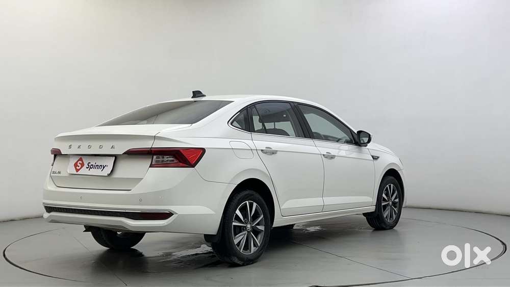 Skoda Slavia Style 1.0l Tsi At, 2022, Petrol