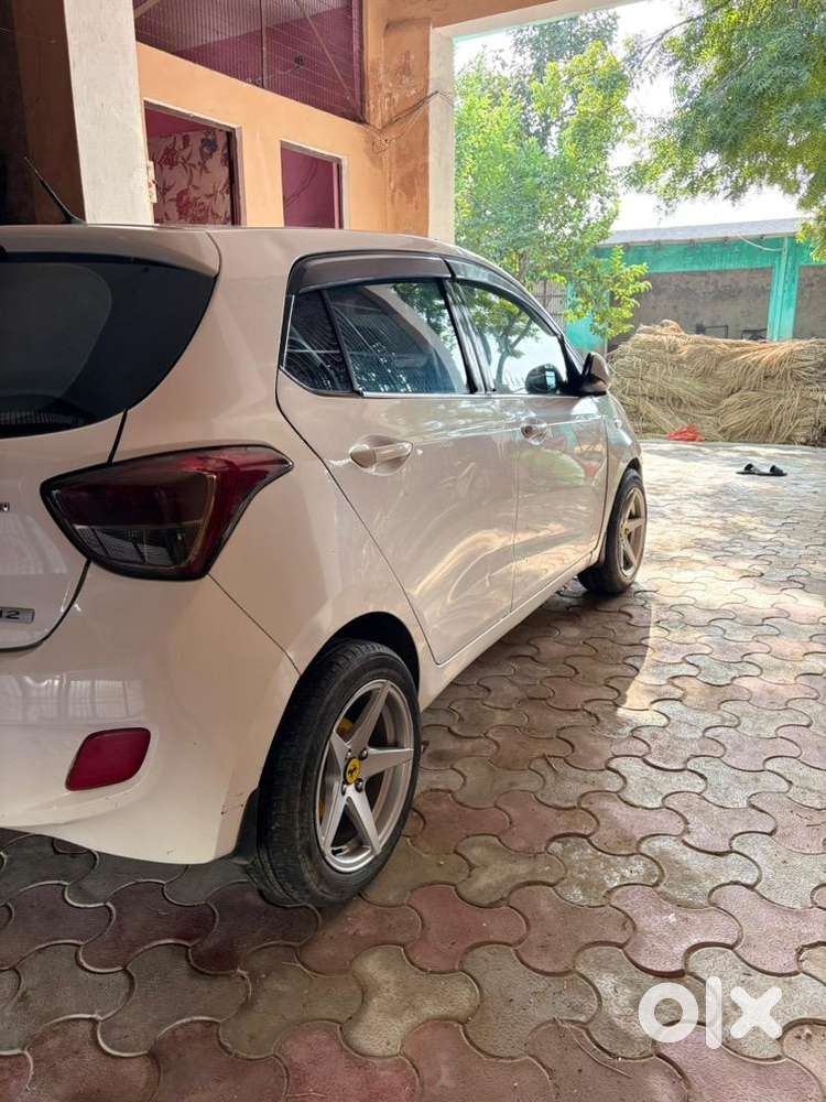 Hyundai Grand I10 2016 Cng & Hybrids Good Condition