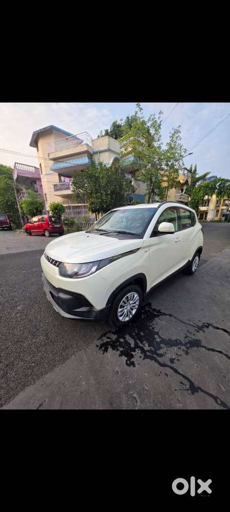 Mahindra Kuv 100 Mahindra-kuv-100-d75-k8, 2016, Petrol