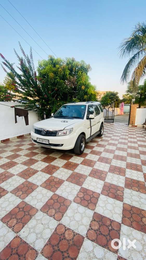 Tata Safari Storme 2016